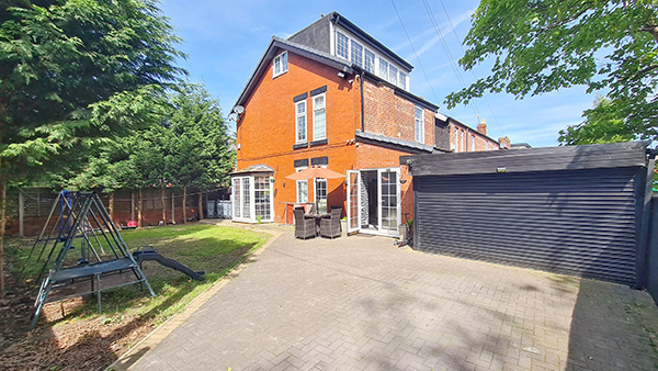 Family homes near schools in Manchester