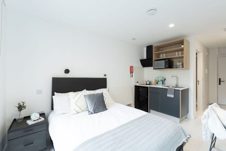 Ready to move flats in London