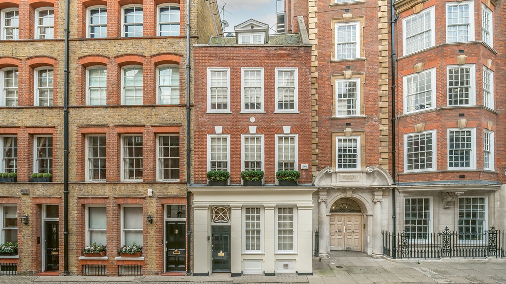 London Suburban Townhouse Investment